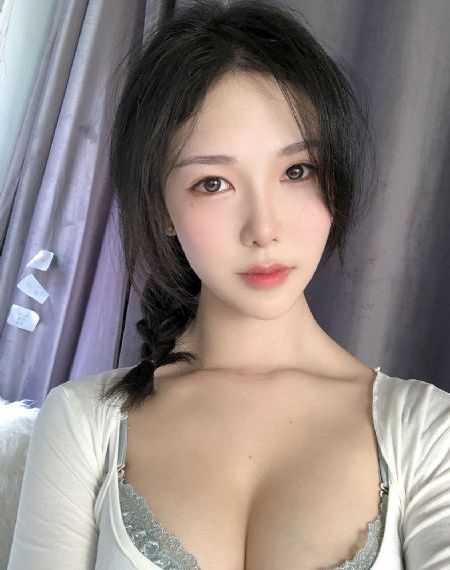 美女露出让男生揉的视频_4K日本电影免费